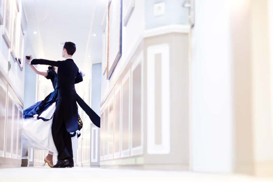 Vienna: Viennese Waltz Beginner Workshop for Couples - Key things to know before you step onto the floor