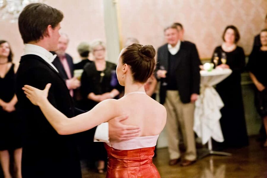 Vienna: Viennese Waltz Beginner Workshop for Couples - A 50-minute Viennese Waltz lesson that actually works