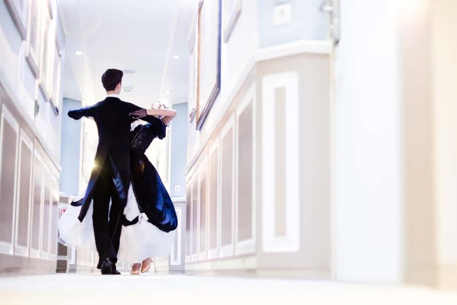 Vienna: Viennese Waltz Beginner Workshop for Couples - Who Aga Bohun teaches, English speakers and complete beginners