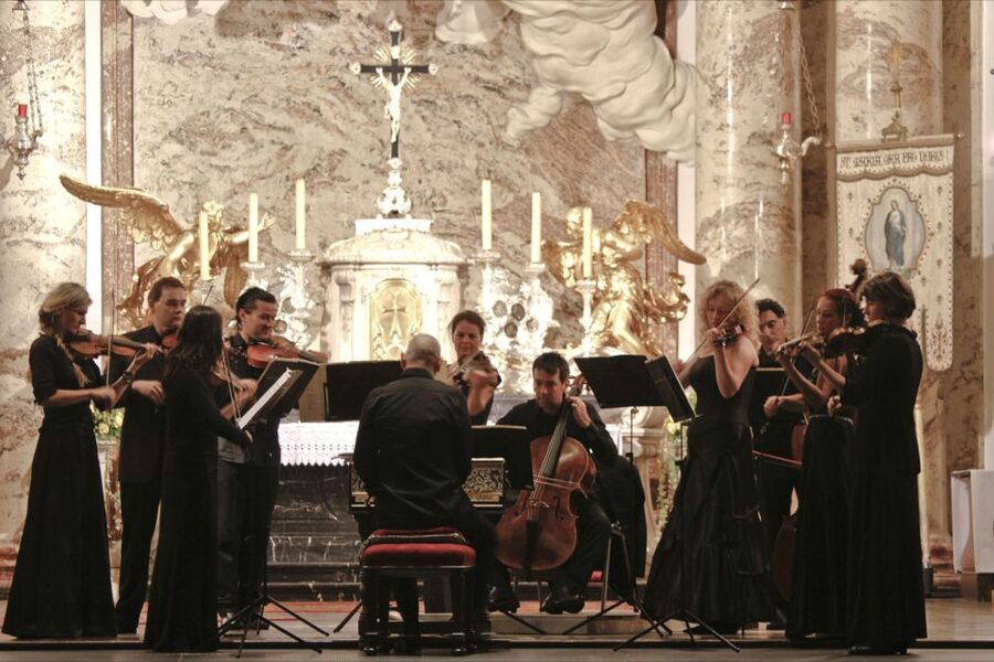 Vienna: Vivaldi’s Four Seasons Concert in Karlskirche - What to wear and bring for a comfortable, long 75 minutes