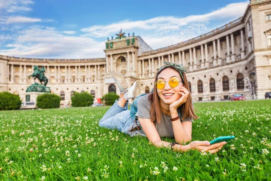 Vienna Walking Tour, Hofburg Palace, St Stephen’s Cathedral - St Stephen’s Cathedral: medieval scale and what is free