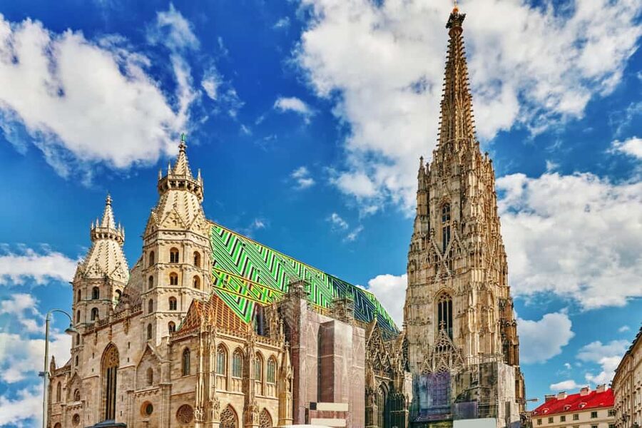 Vienna Walking Tour, Hofburg Palace, St Stephen’s Cathedral - Albertina’s exterior and the “art museum without buying in” strategy