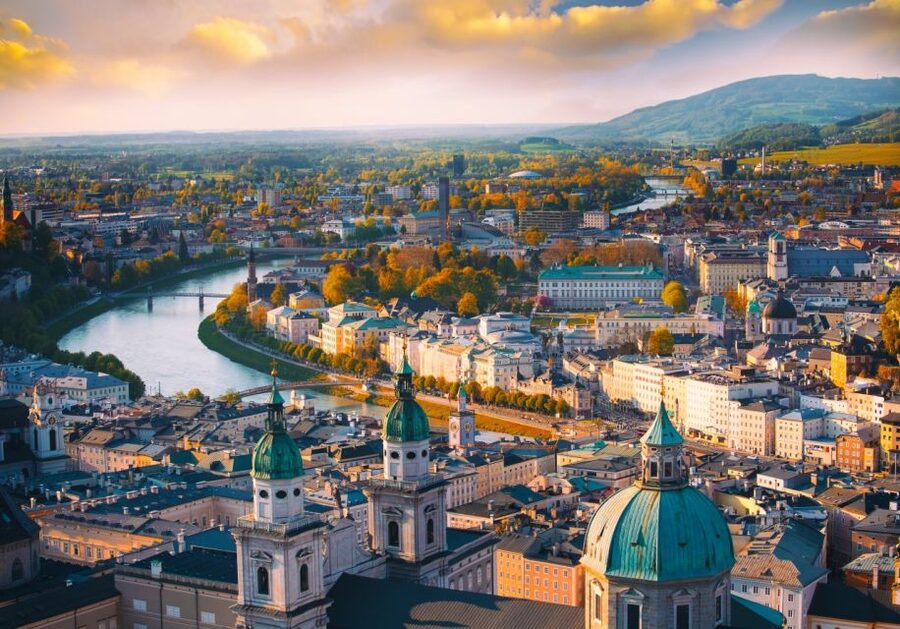 Vienna: Winery and Wine Tasting Tour with a Wine Expert - Old Town Stops: Wine Bar Style Meets Heuriger Tavern Traditions
