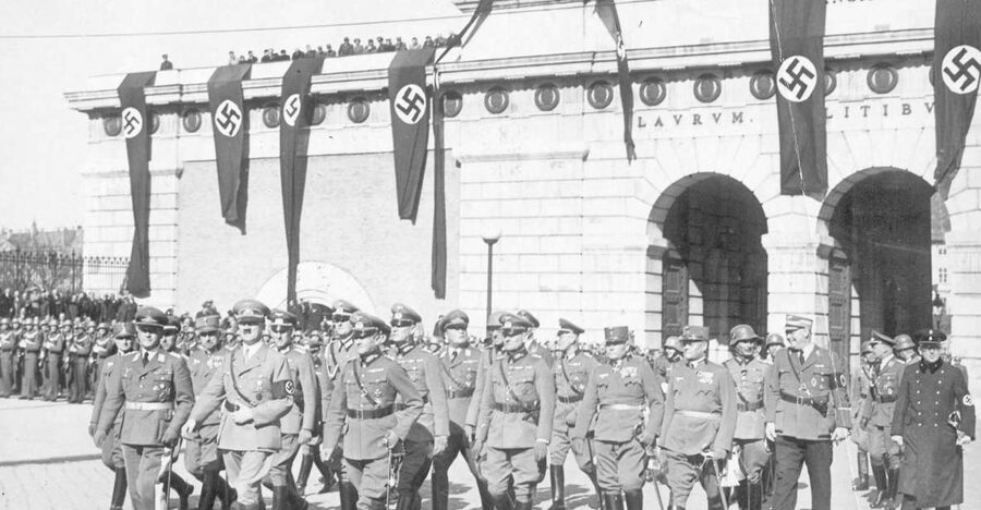 Vienna: World War II Historical Walking Tour - WWII in Vienna Stays Written into the Streets