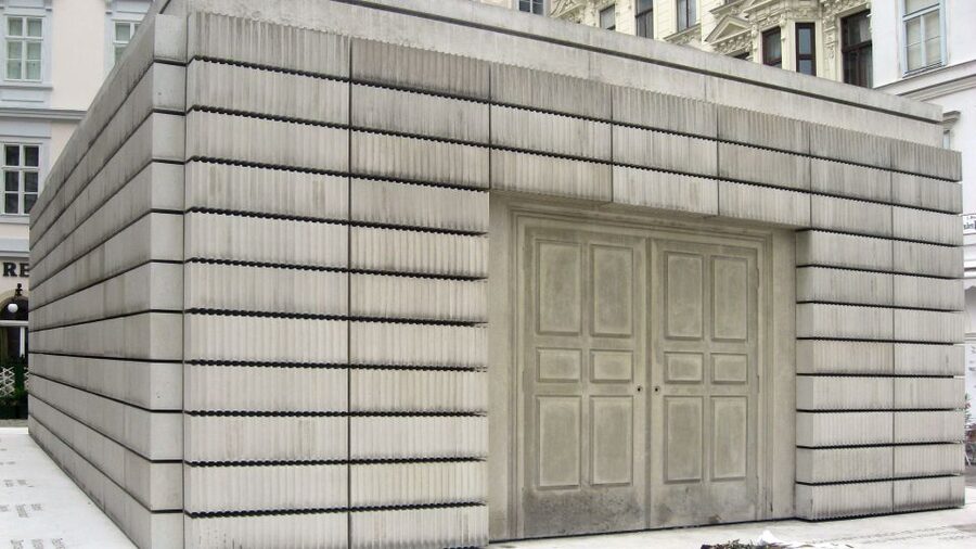 Vienna: World War II Historical Walking Tour - WWII Bombs, Shock, and the City’s Daily Life