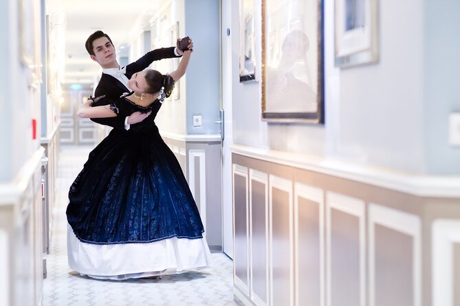 Viennese Waltz Workshop - Finding Griechengasse 6 and Getting Settled Fast