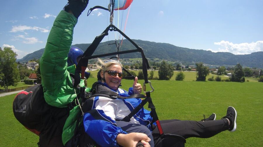 Villach/Ossiachersee: Paragliding "Panorama" Tandemflug - A calm, guided way to fly over Villach and Ossiachersee