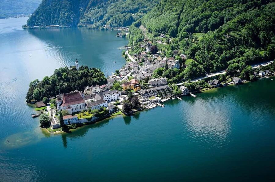 Wachau, Melk Abbey & Salzburg (Sound of Music & UNESCO) - Dürnstein in the Wachau Valley: wine country walks and shop time