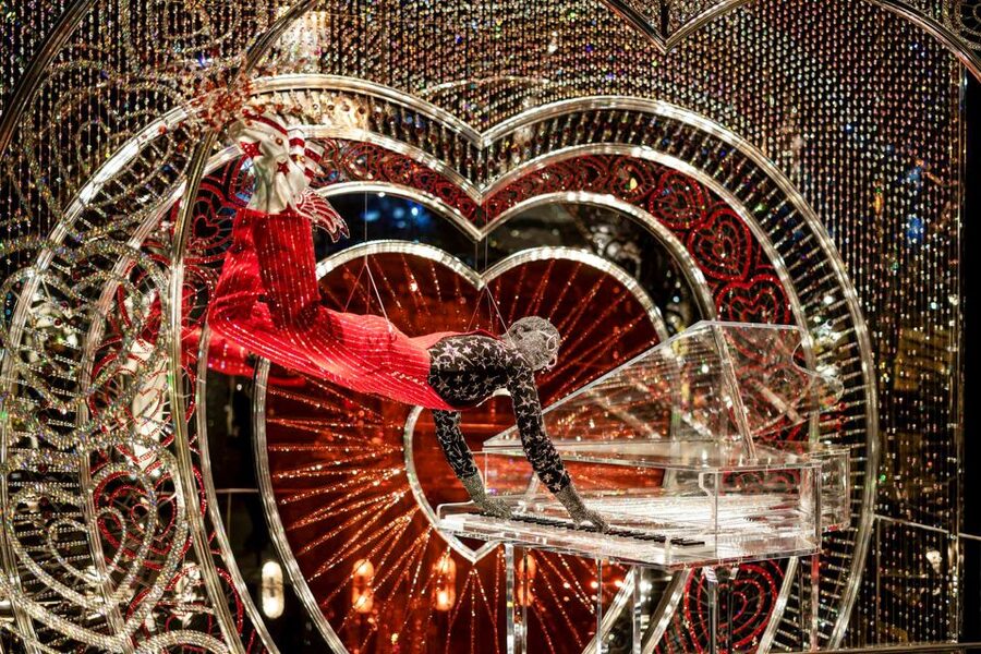 Wattens: Swarovski Crystal Worlds Entrance Ticket - Entering the museum, get your bearings fast
