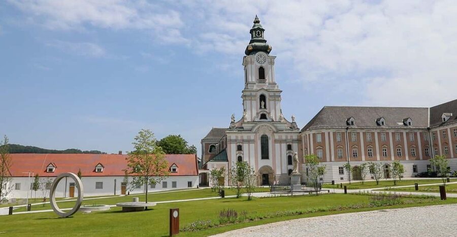 Wilhering Abbey: Discover 875 years of history! - Entering Wilhering Abbey Gate, where the visit starts to feel slower