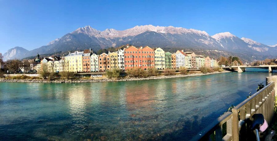 Winter Magic of Innsbruck: Christmas Spirit & Alpine Views - Why this winter walk in Innsbruck works so well