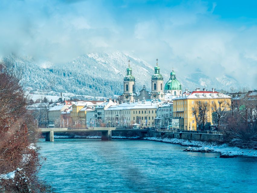 Winter Magic of Innsbruck: Christmas Spirit & Alpine Views - The mid-tour breather: 30 minutes to visit and reset